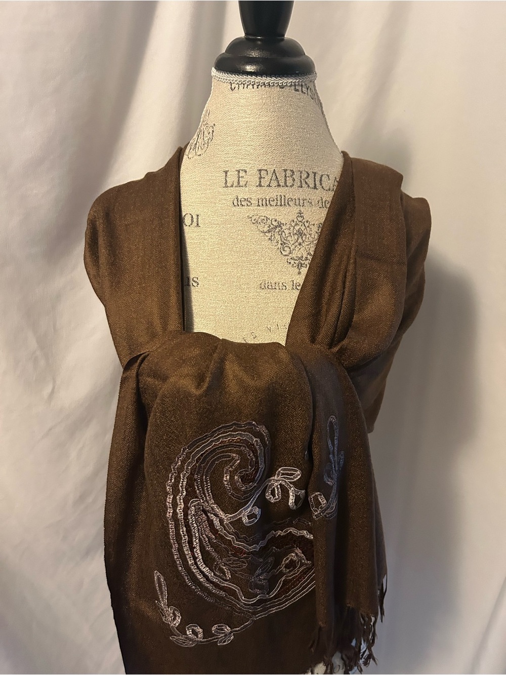 pashmina Brown Embroidered Shawl. Shiboyuan Scarf